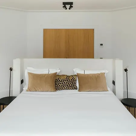 Stylish With Lake View - What'app - 0034-603-368-136 - For Reservations! Villa *